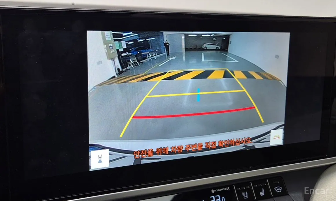 Фото 13 - Toyota Camry