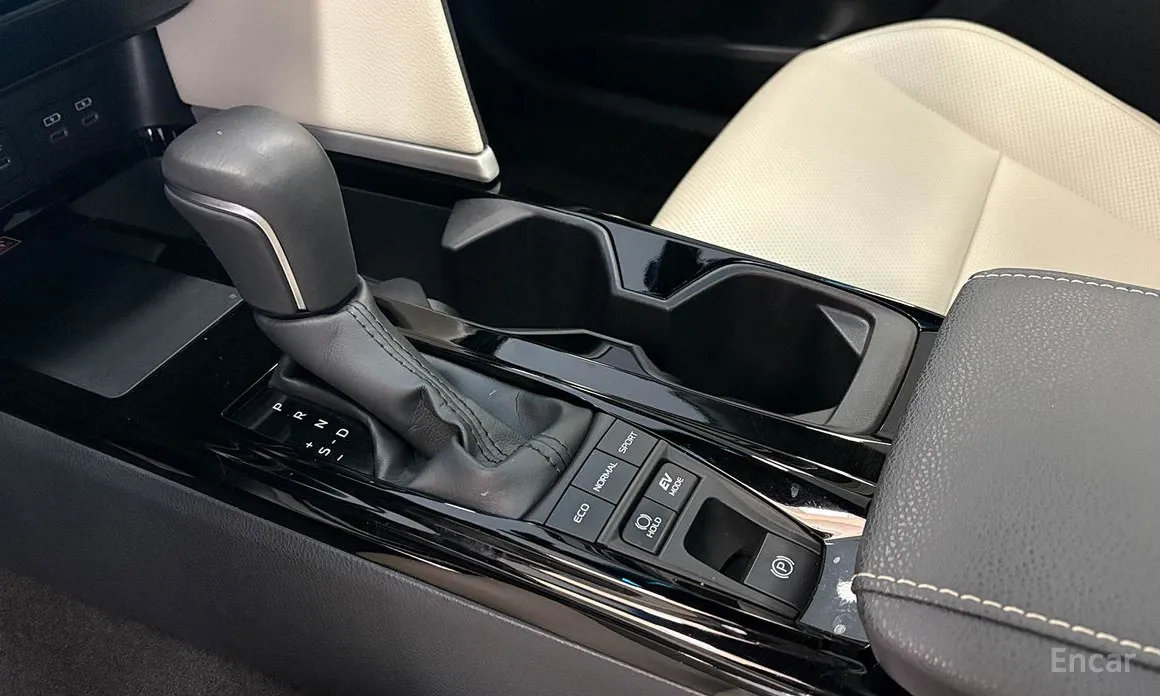 Фото 8 - Toyota Camry