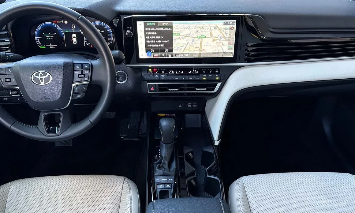 Фото 9 - Toyota Camry