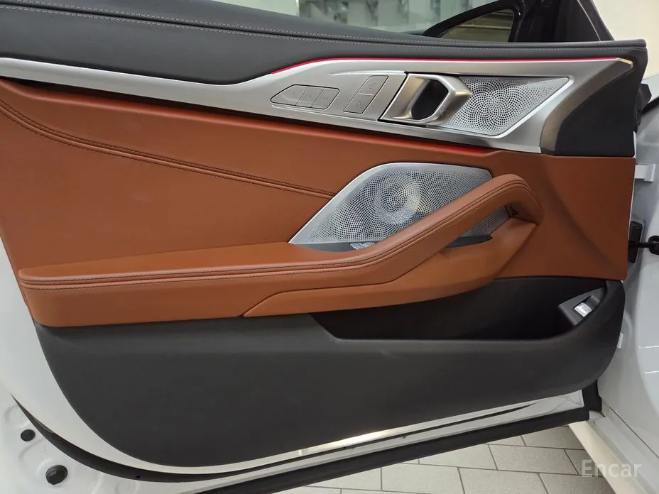 Фото 10 - BMW 8 Series