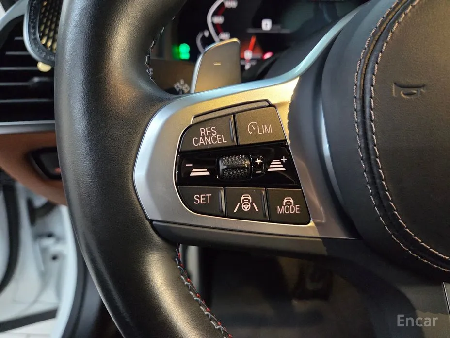 Фото 17 - BMW 8 Series