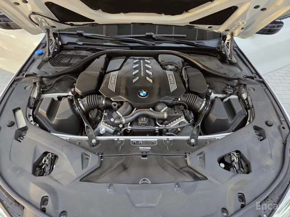 Фото 20 - BMW 8 Series