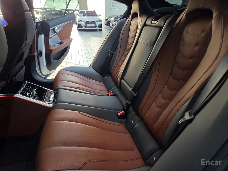 Фото 8 - BMW 8 Series