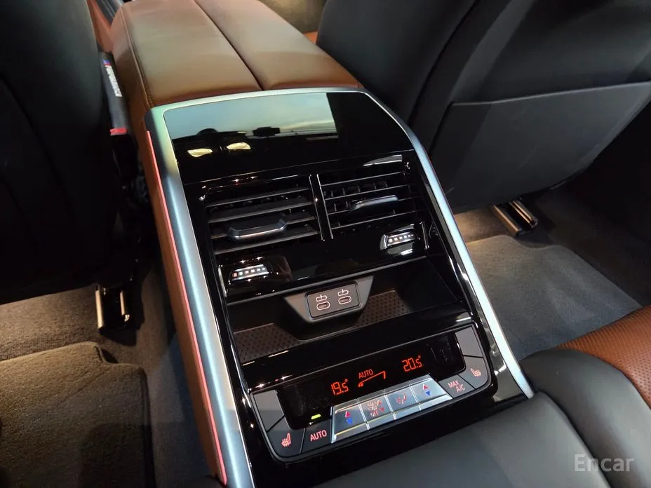 Фото 9 - BMW 8 Series