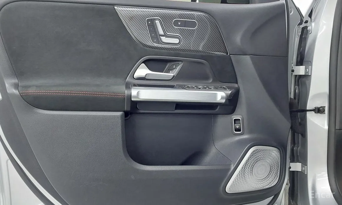 Фото 15 - Mercedes-Benz GLB-Class