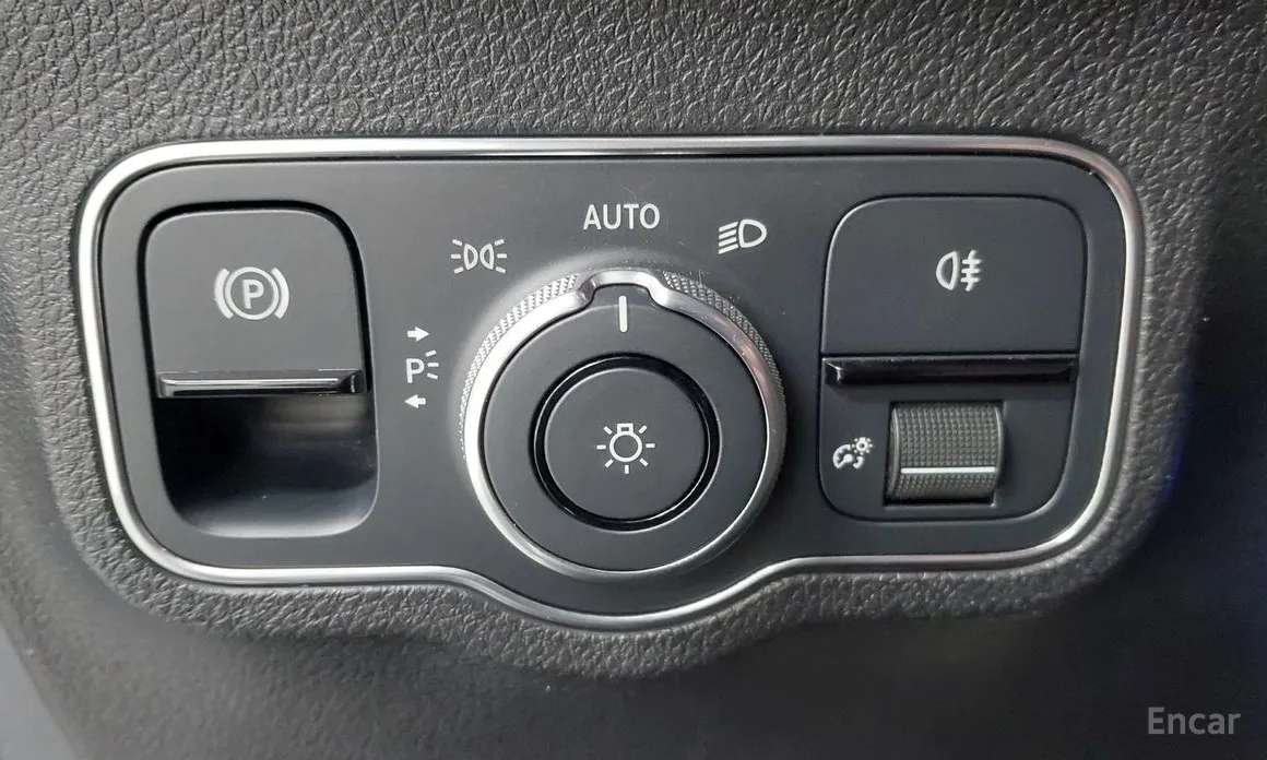 Фото 20 - Mercedes-Benz GLB-Class