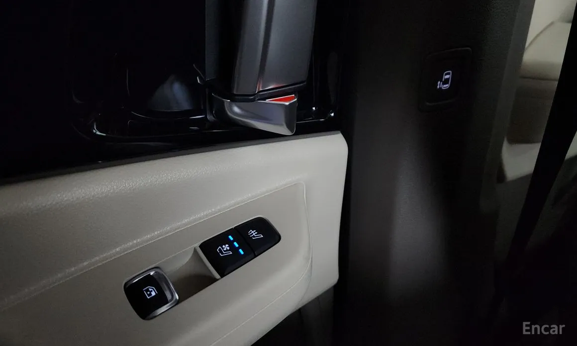 Фото 18 - Kia Carnival