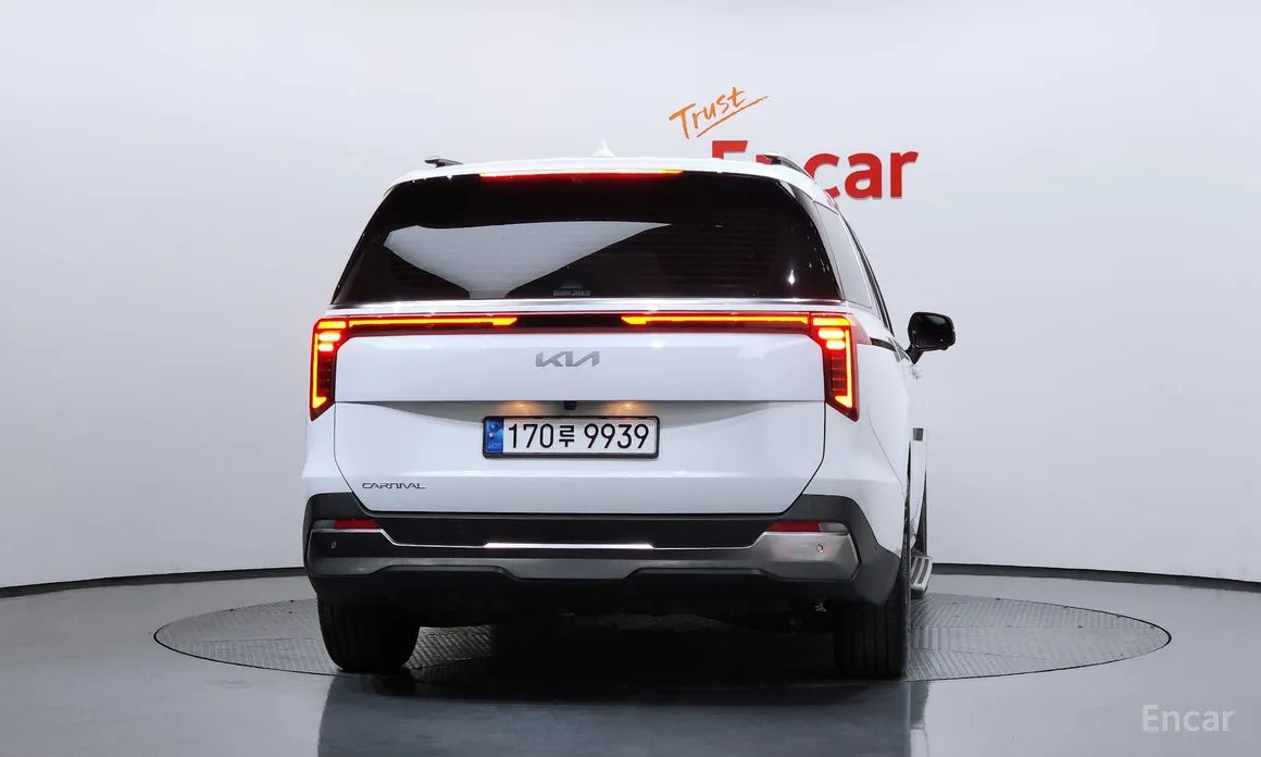 Фото 4 - Kia Carnival