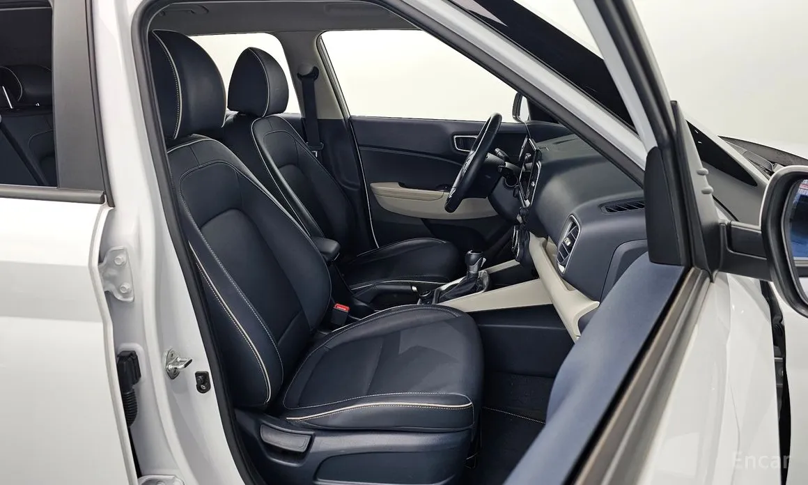 Фото 10 - Hyundai Venue