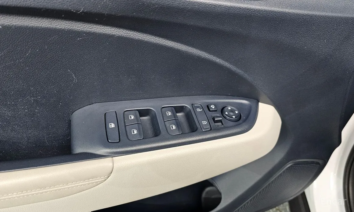 Фото 19 - Hyundai Venue