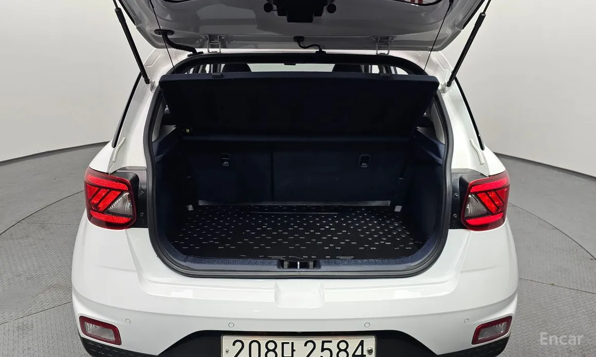 Фото 20 - Hyundai Venue