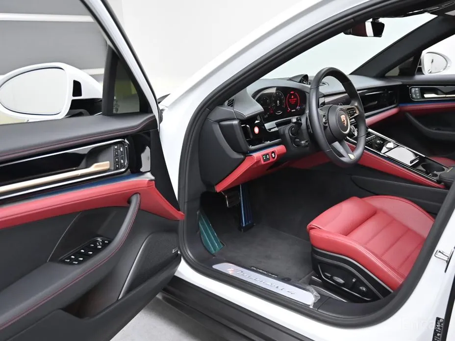 Фото 11 - Porsche Panamera