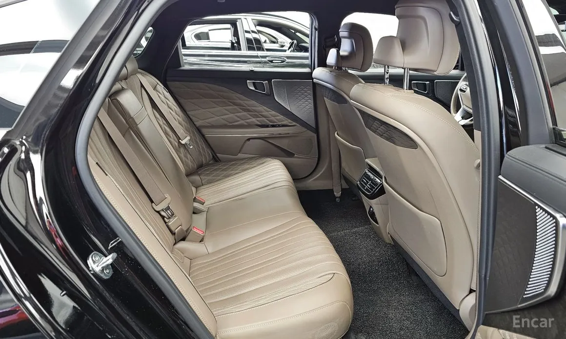 Фото 12 - Kia K8