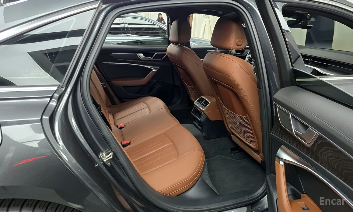 Фото 12 - Audi A6