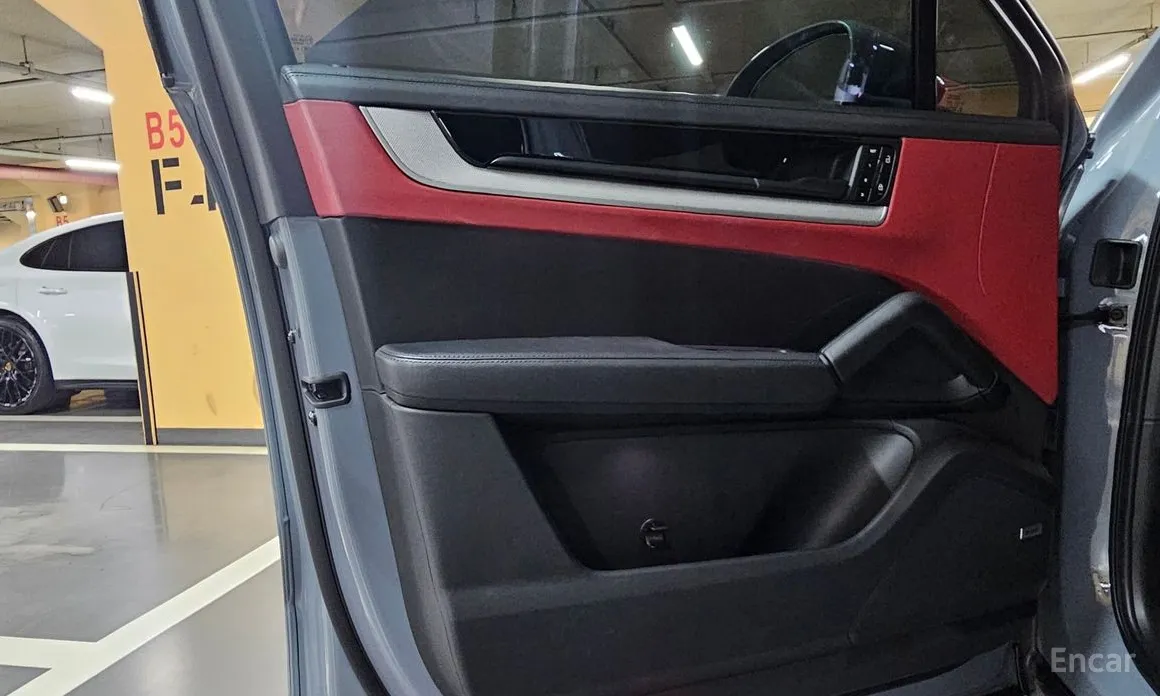 Фото 8 - Porsche Cayenne