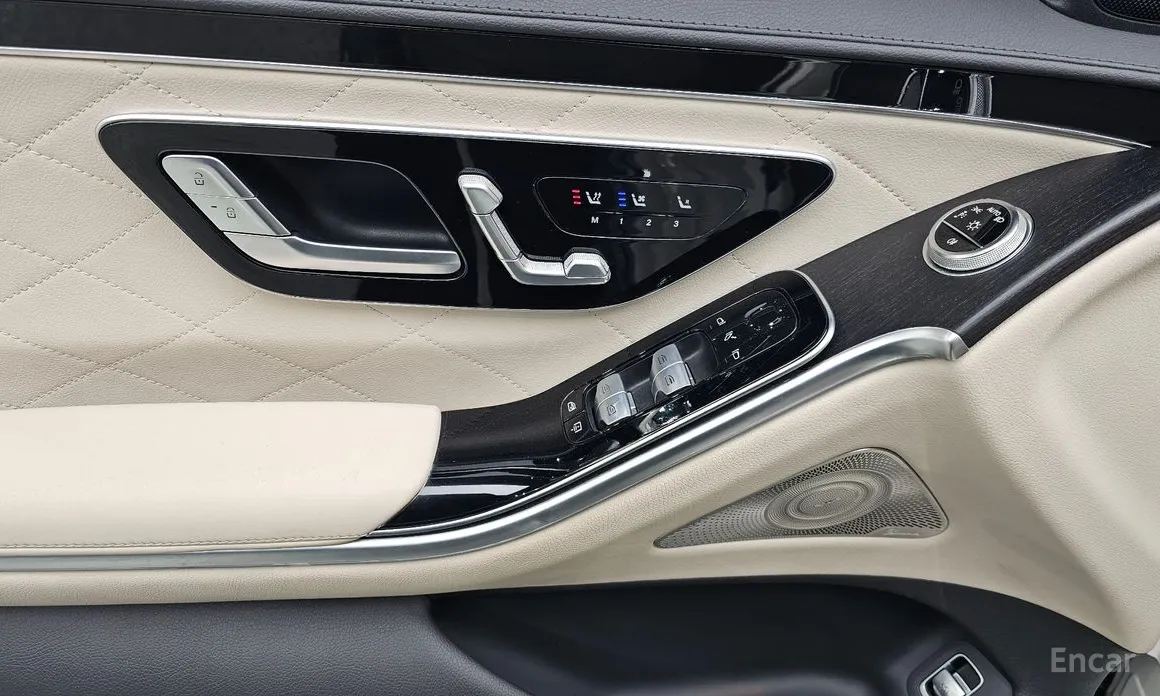 Фото 19 - Mercedes-Benz S-Class