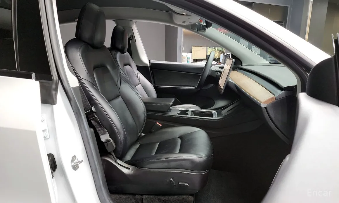 Фото 11 - Tesla Model Y