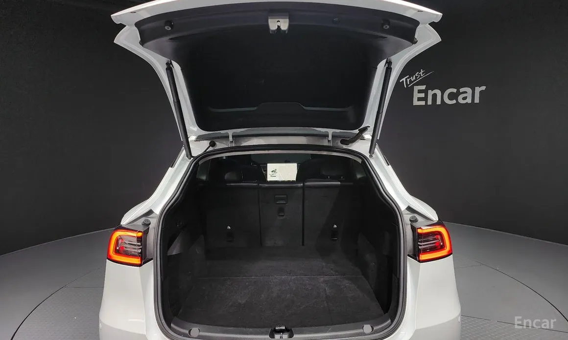 Фото 20 - Tesla Model Y