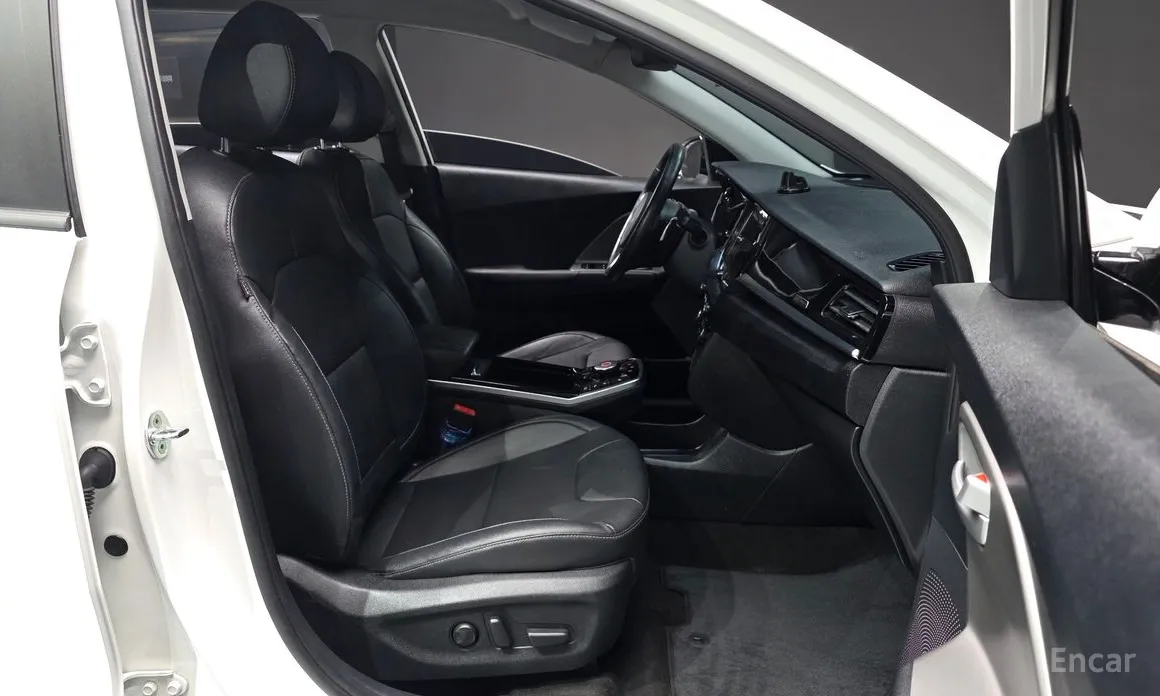 Фото 10 - Kia Niro