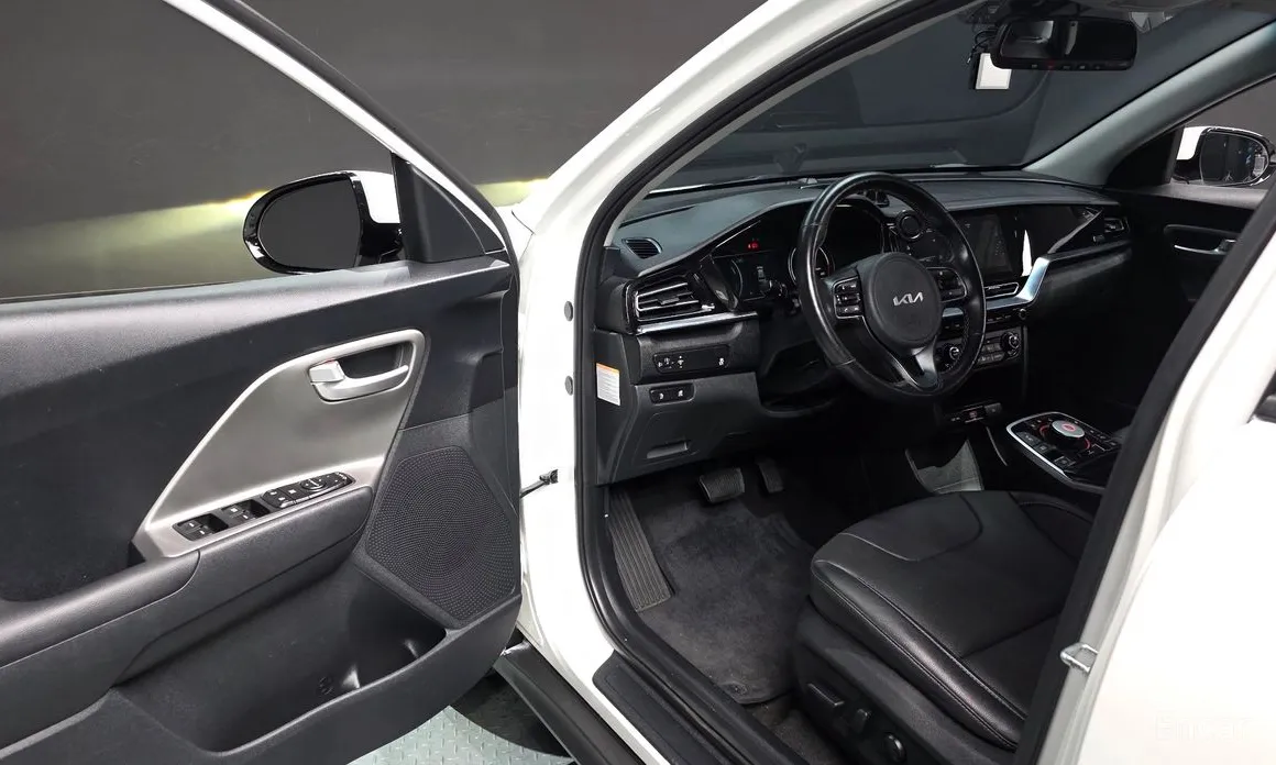 Фото 11 - Kia Niro