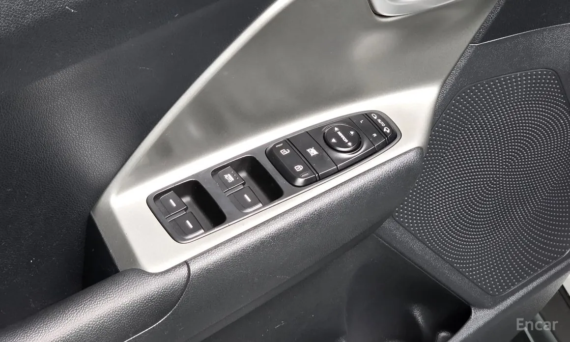 Фото 17 - Kia Niro