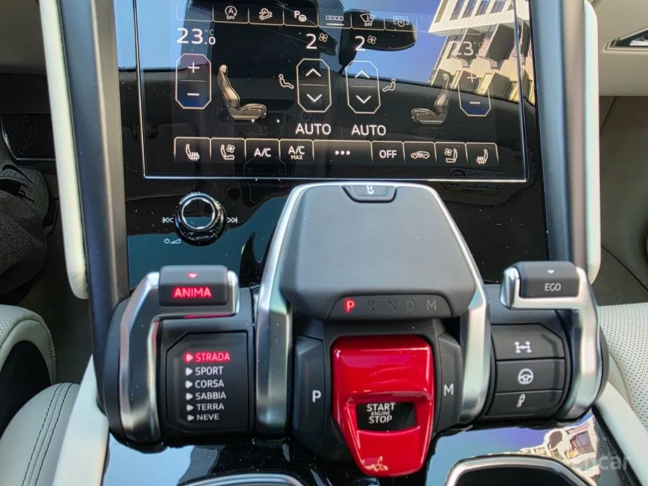 Фото 10 - Lamborghini Urus