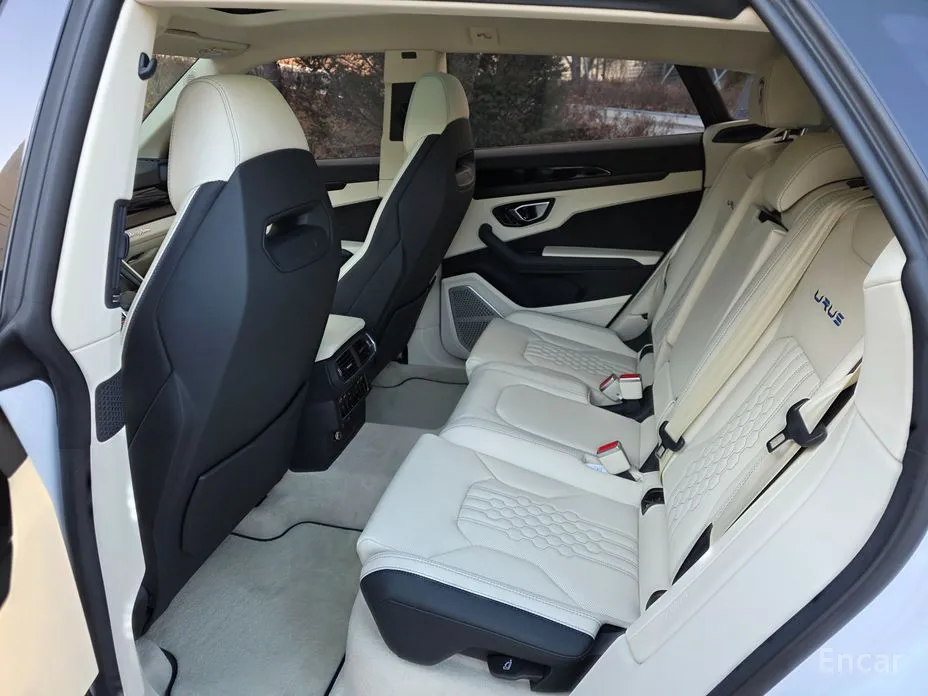 Фото 8 - Lamborghini Urus