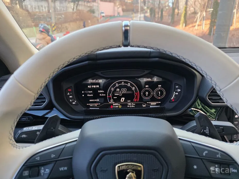 Фото 9 - Lamborghini Urus