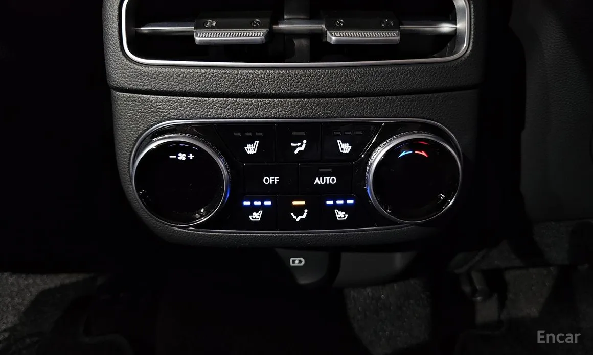 Фото 19 - Genesis GV70