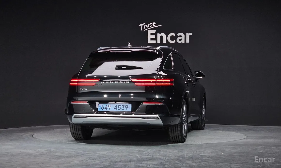Фото 4 - Genesis GV70