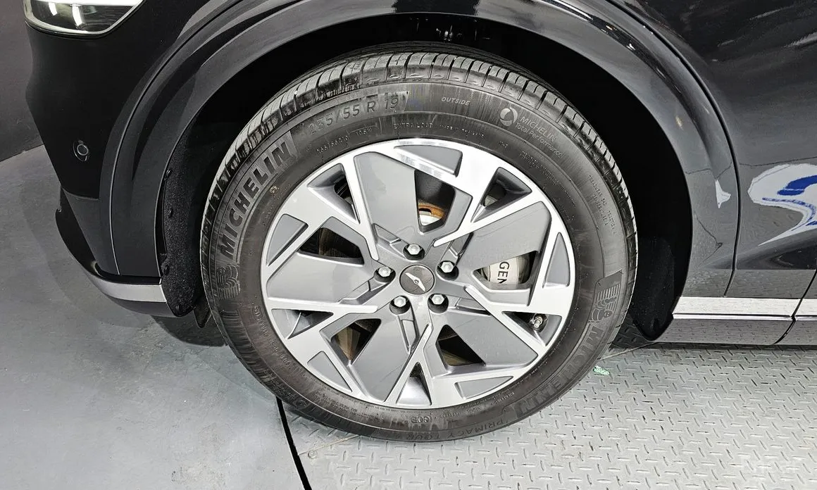 Фото 5 - Genesis GV70