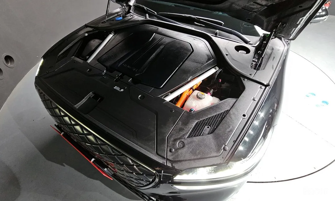 Фото 6 - Genesis GV70