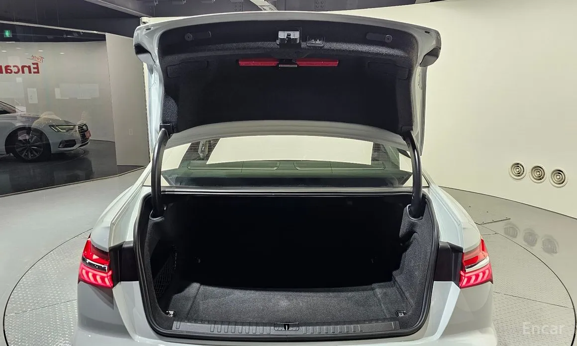 Фото 20 - Audi A6