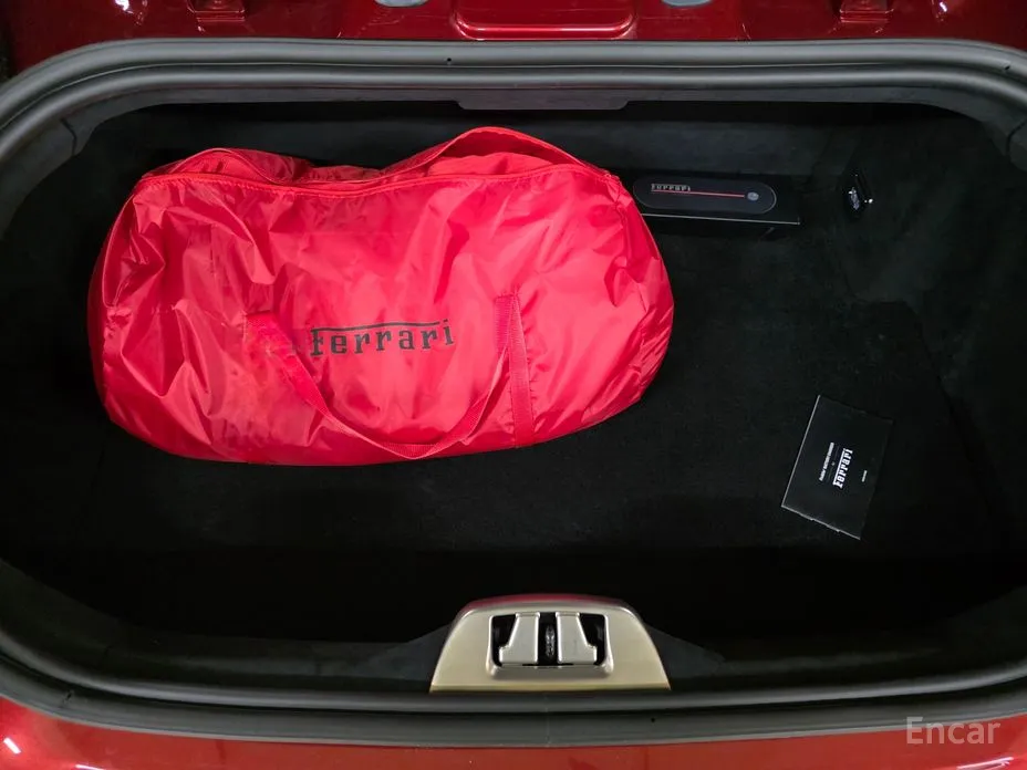 Фото 14 - Ferrari 812