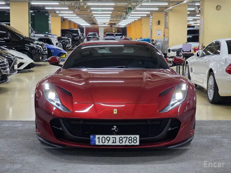 Фото 3 - Ferrari 812