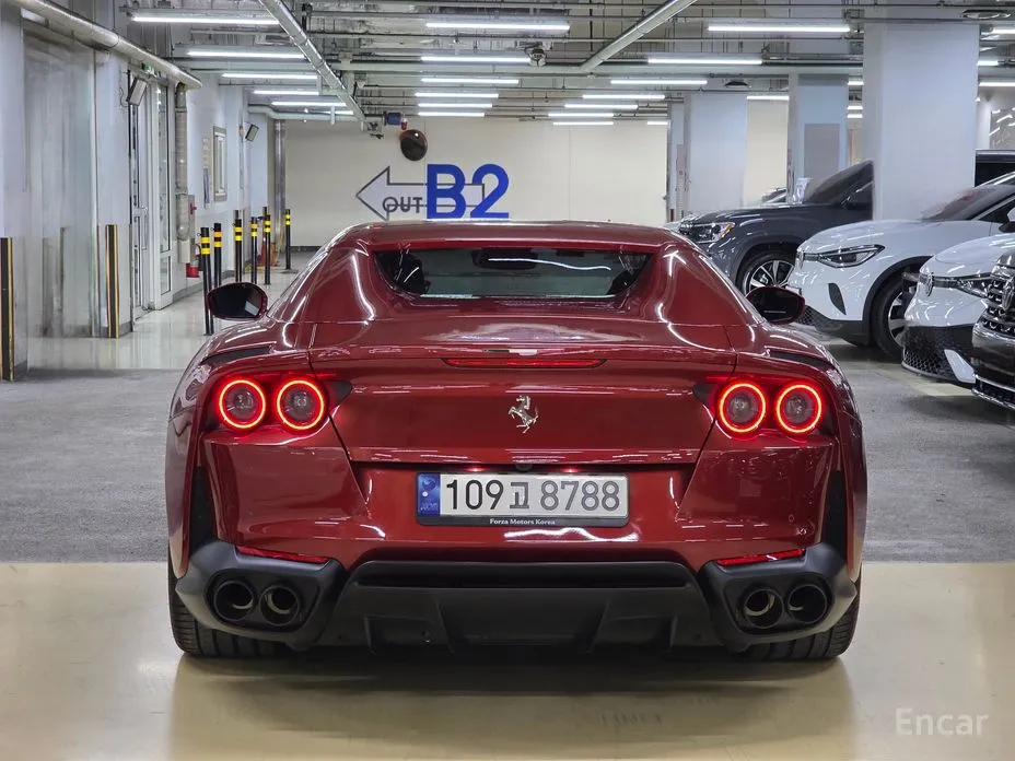 Фото 4 - Ferrari 812