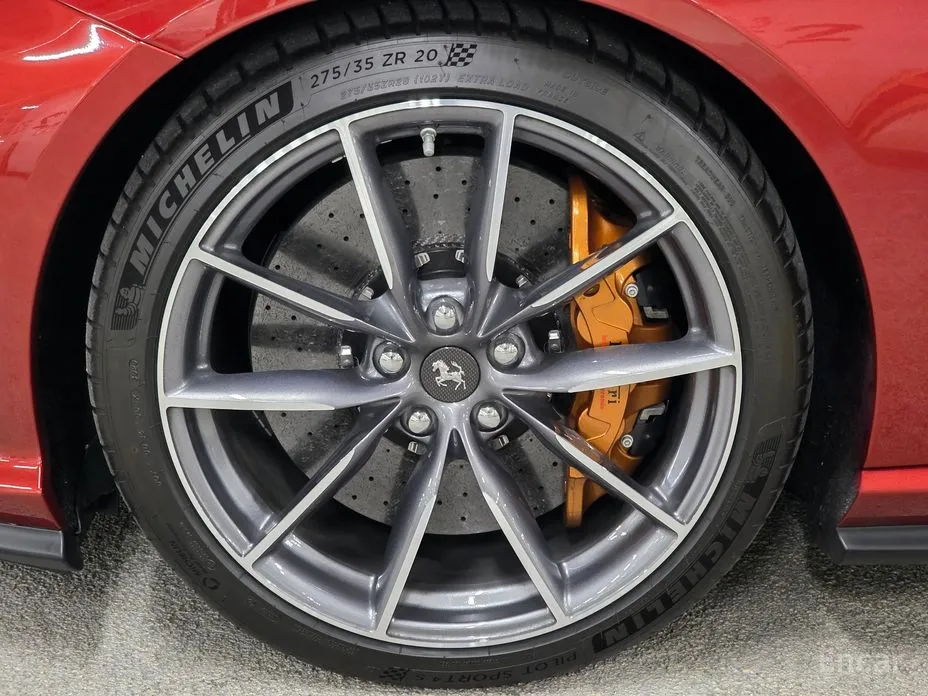 Фото 5 - Ferrari 812