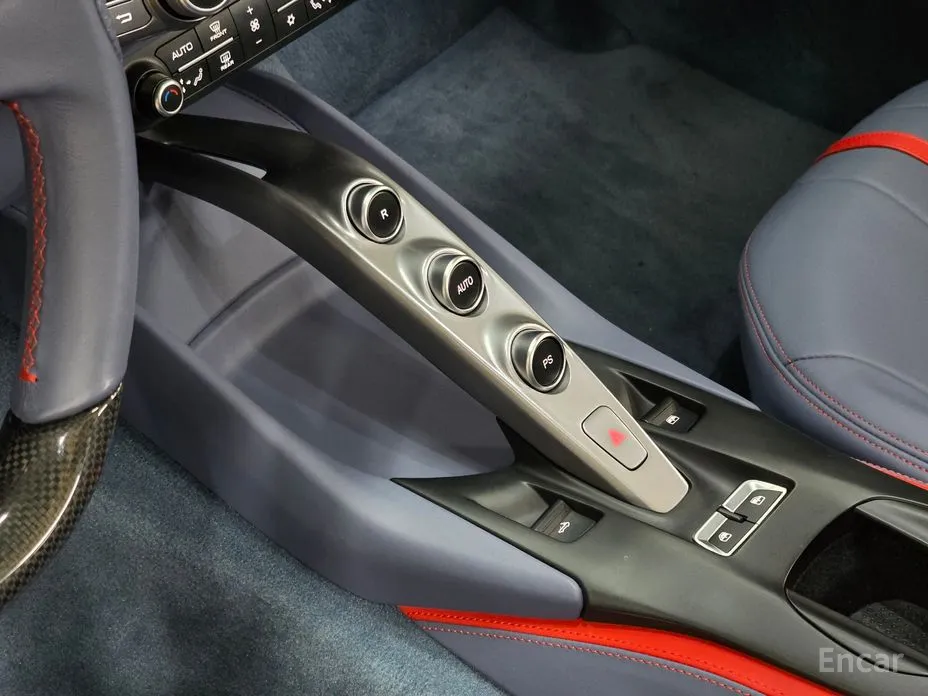 Фото 9 - Ferrari 812