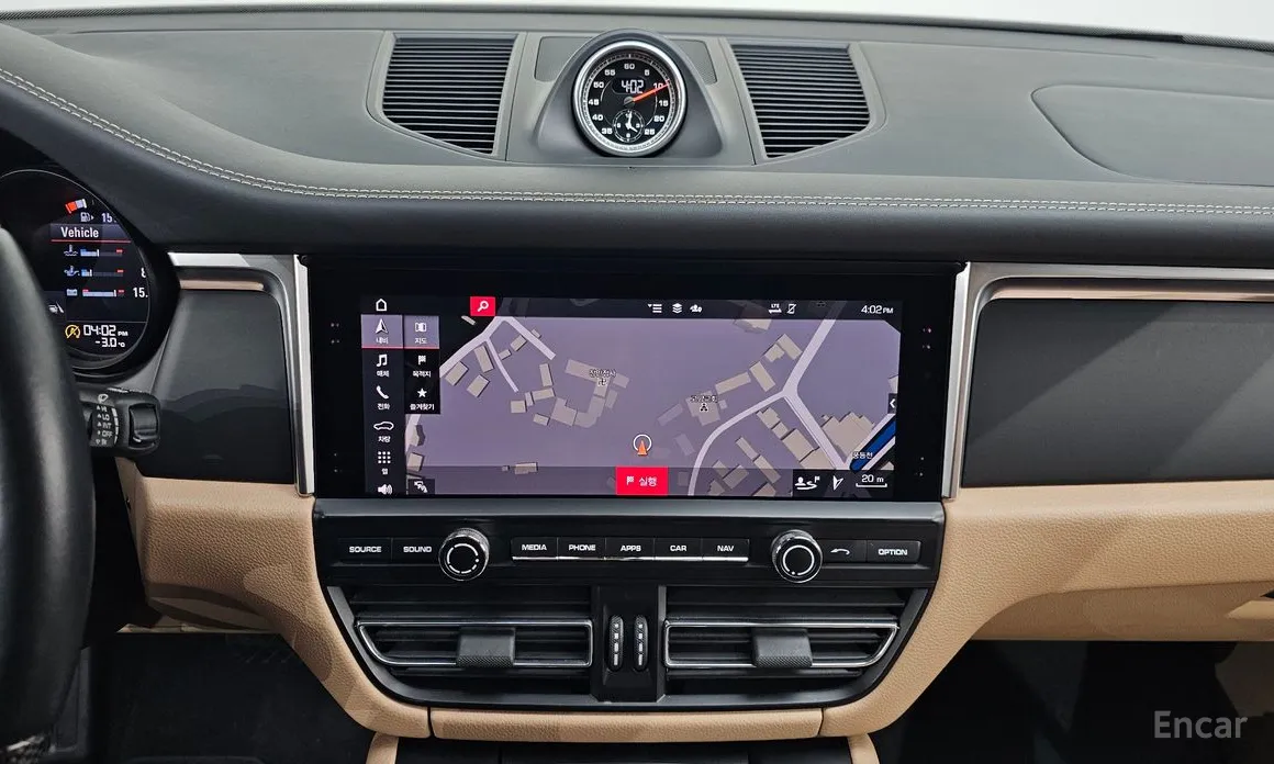 Фото 14 - Porsche Macan