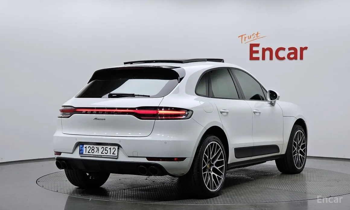 Фото 2 - Porsche Macan