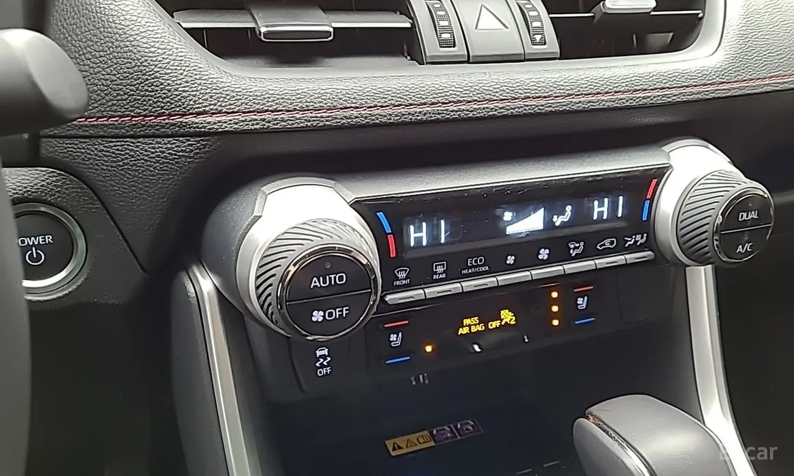 Фото 12 - Toyota RAV4