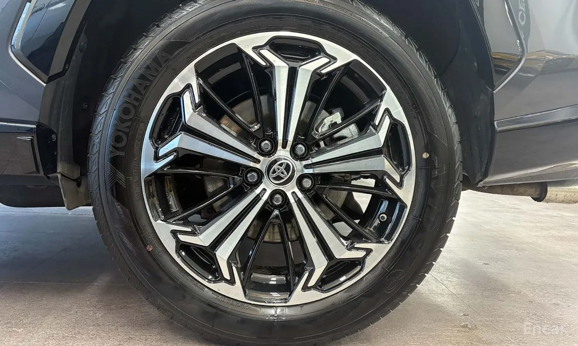 Фото 5 - Toyota RAV4