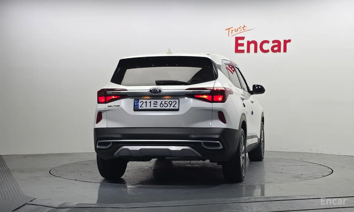 Фото 4 - Kia Seltos