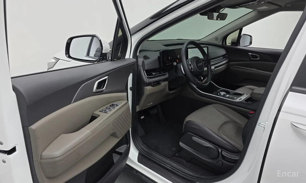 Фото 10 - Kia Carnival