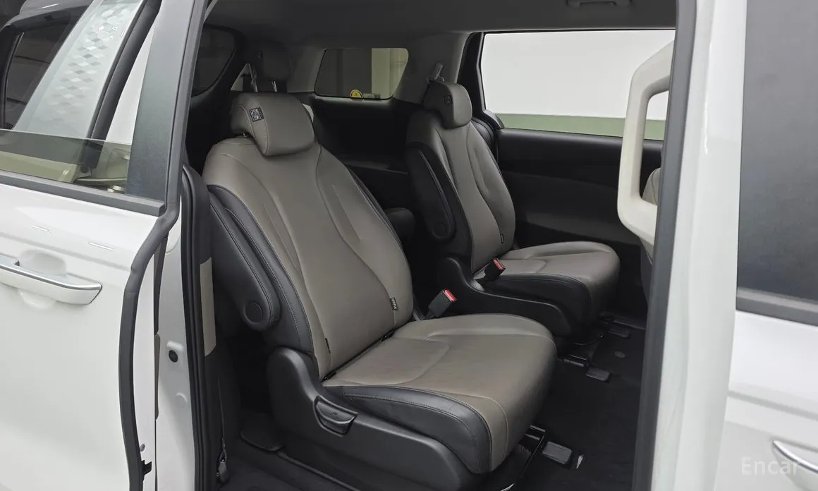 Фото 12 - Kia Carnival