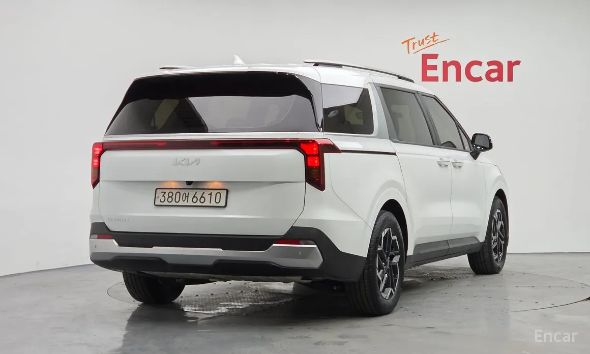 Фото 4 - Kia Carnival