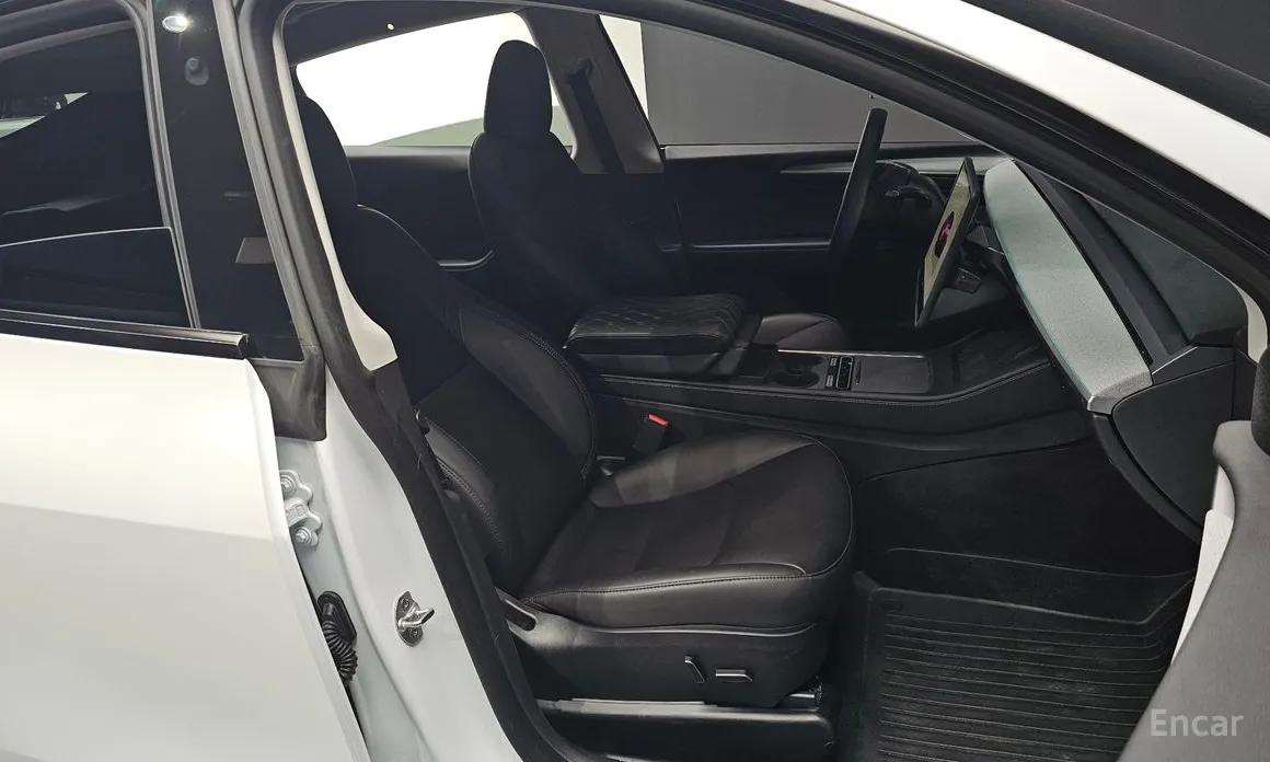 Фото 10 - Tesla Model Y