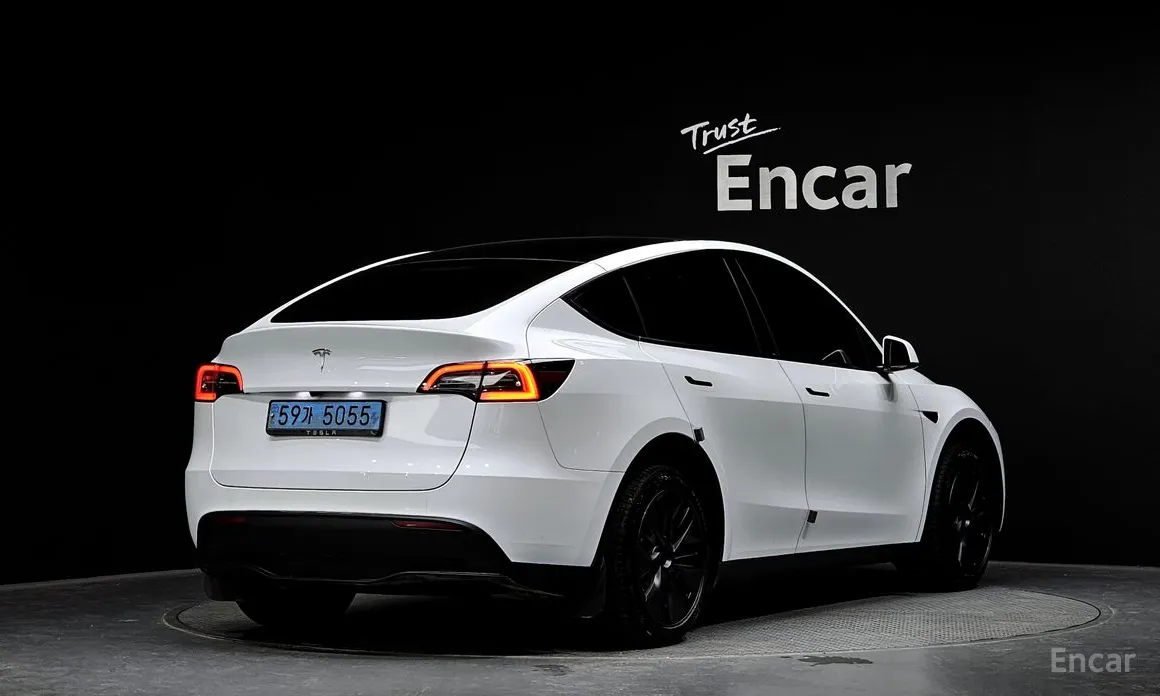 Фото 2 - Tesla Model Y