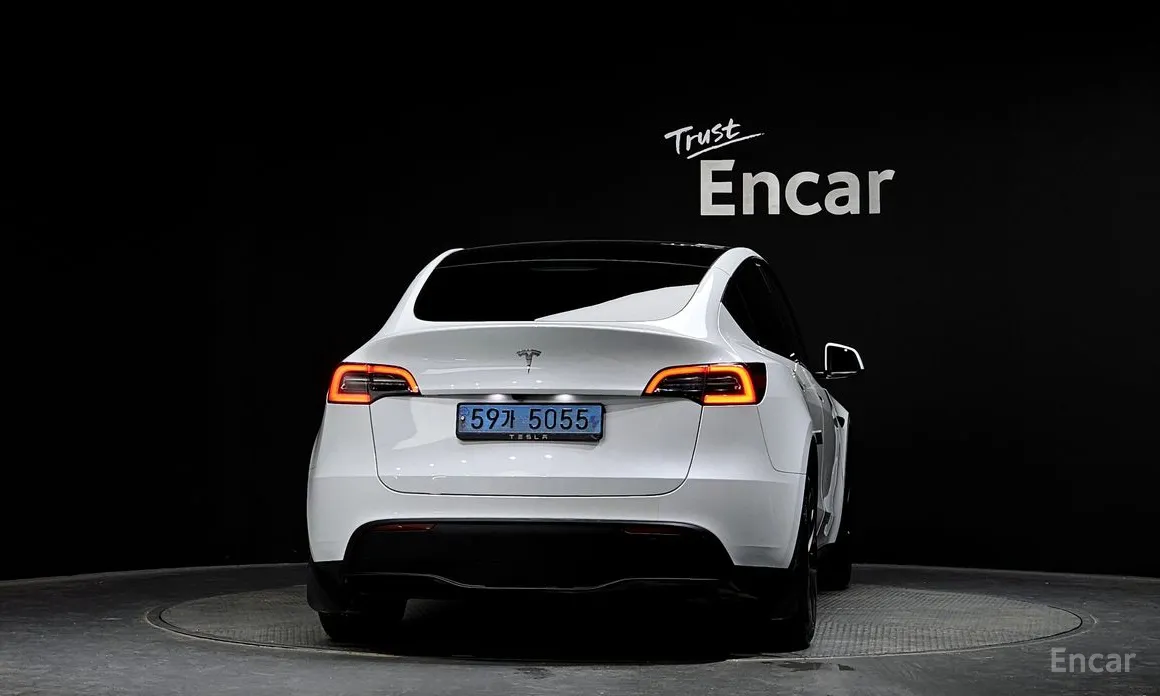 Фото 4 - Tesla Model Y