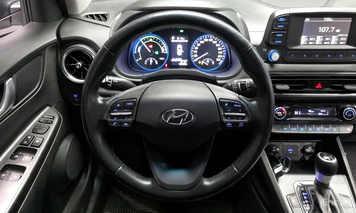 Фото 13 - Hyundai Kona